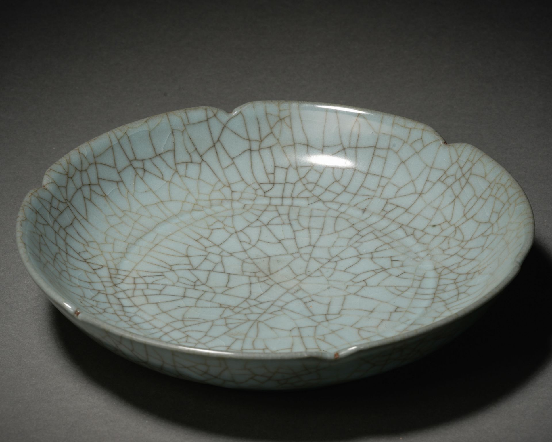 A Chinese Guan-ware Lobed Plate - Image 2 of 11