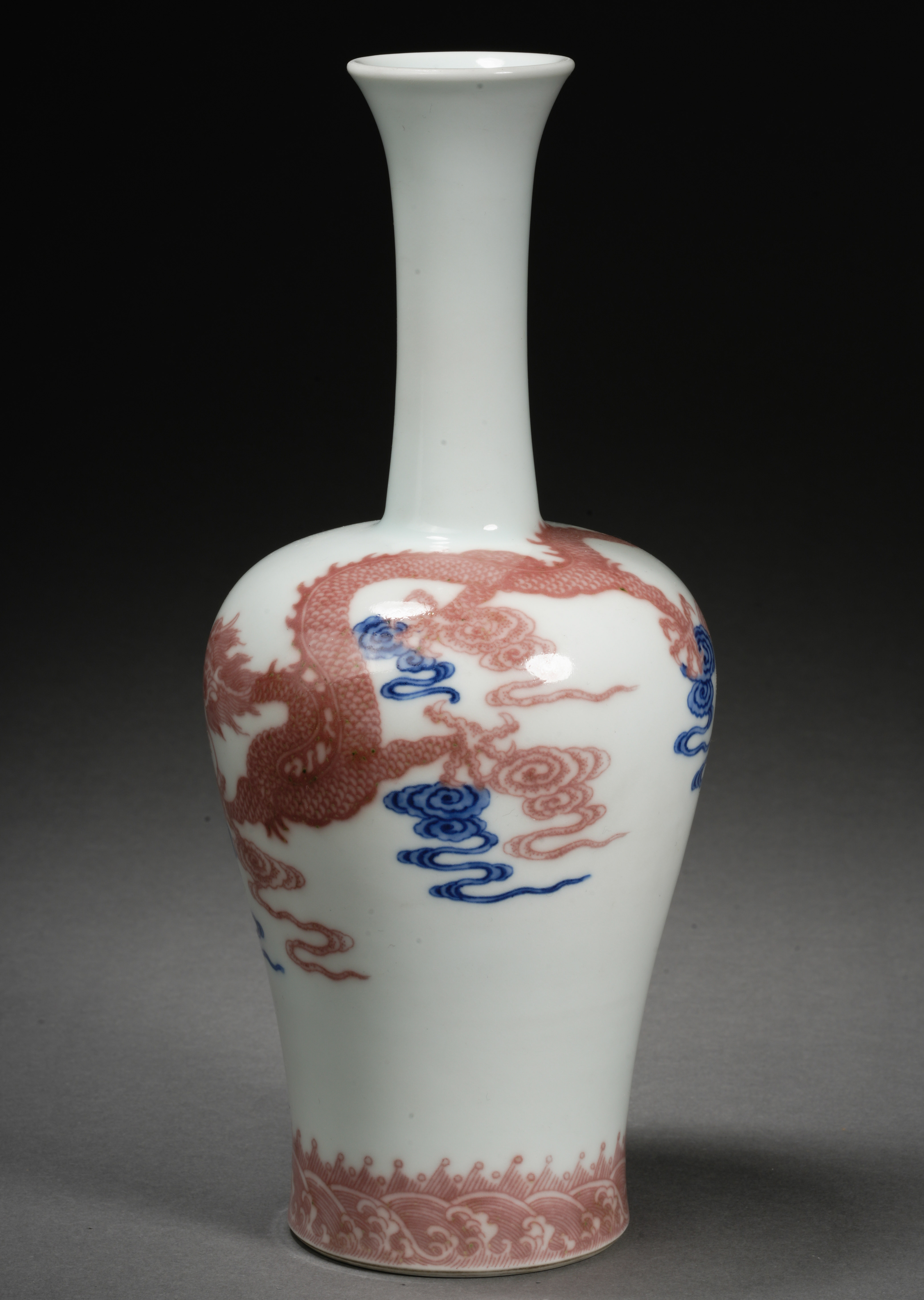 A Chinese Underglaze Blue and Copper Red Dragons Vase - Image 4 of 8