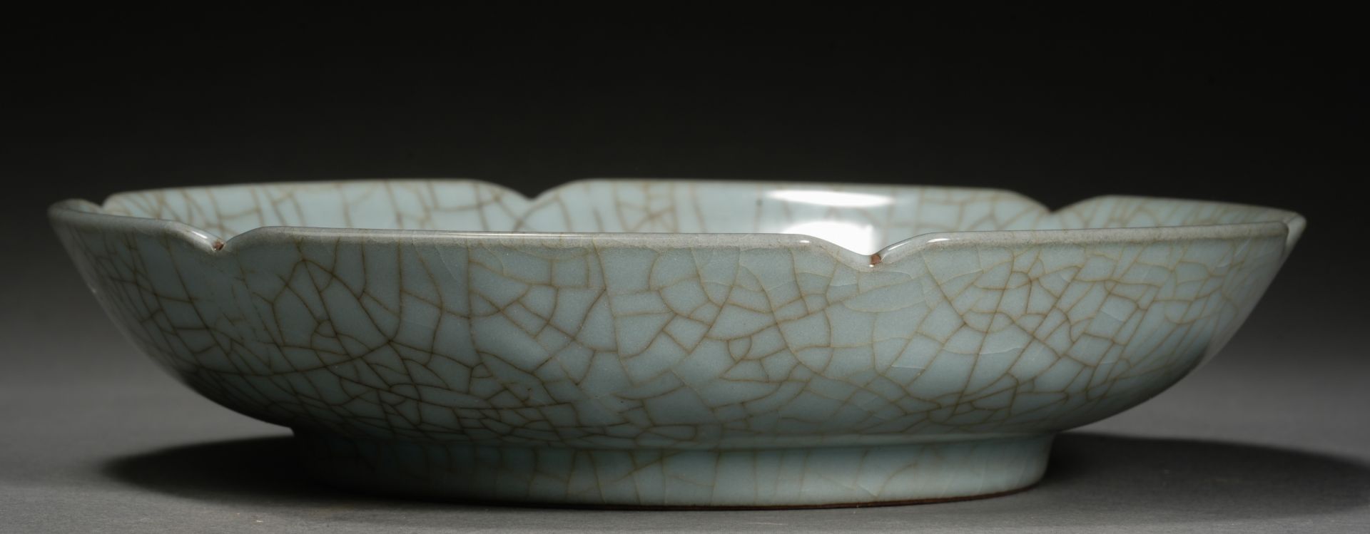 A Chinese Guan-ware Lobed Plate - Image 6 of 11