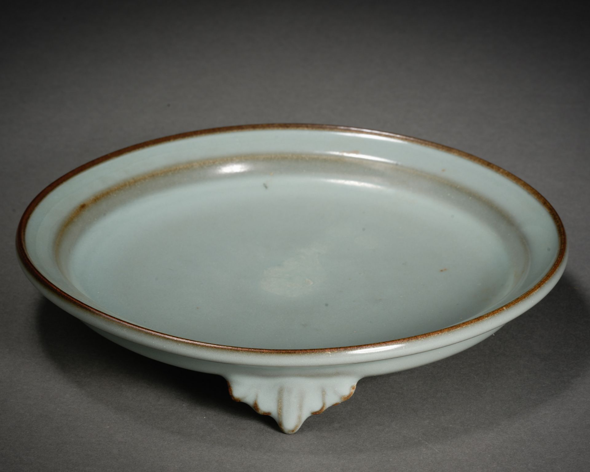 A Chinese Guan-ware Plate - Image 5 of 9