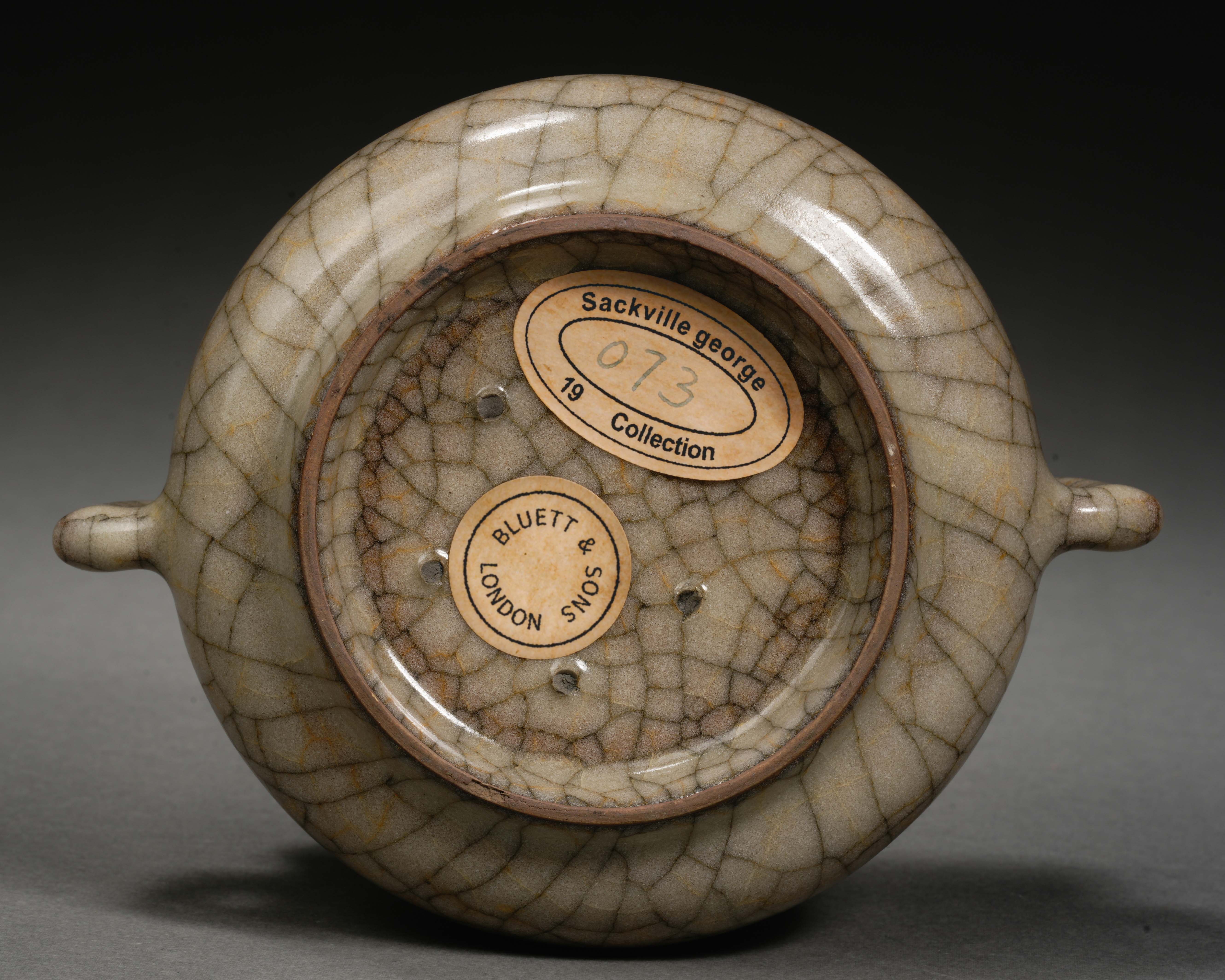 A Chinese Ge-ware Crackle Censer - Image 8 of 8