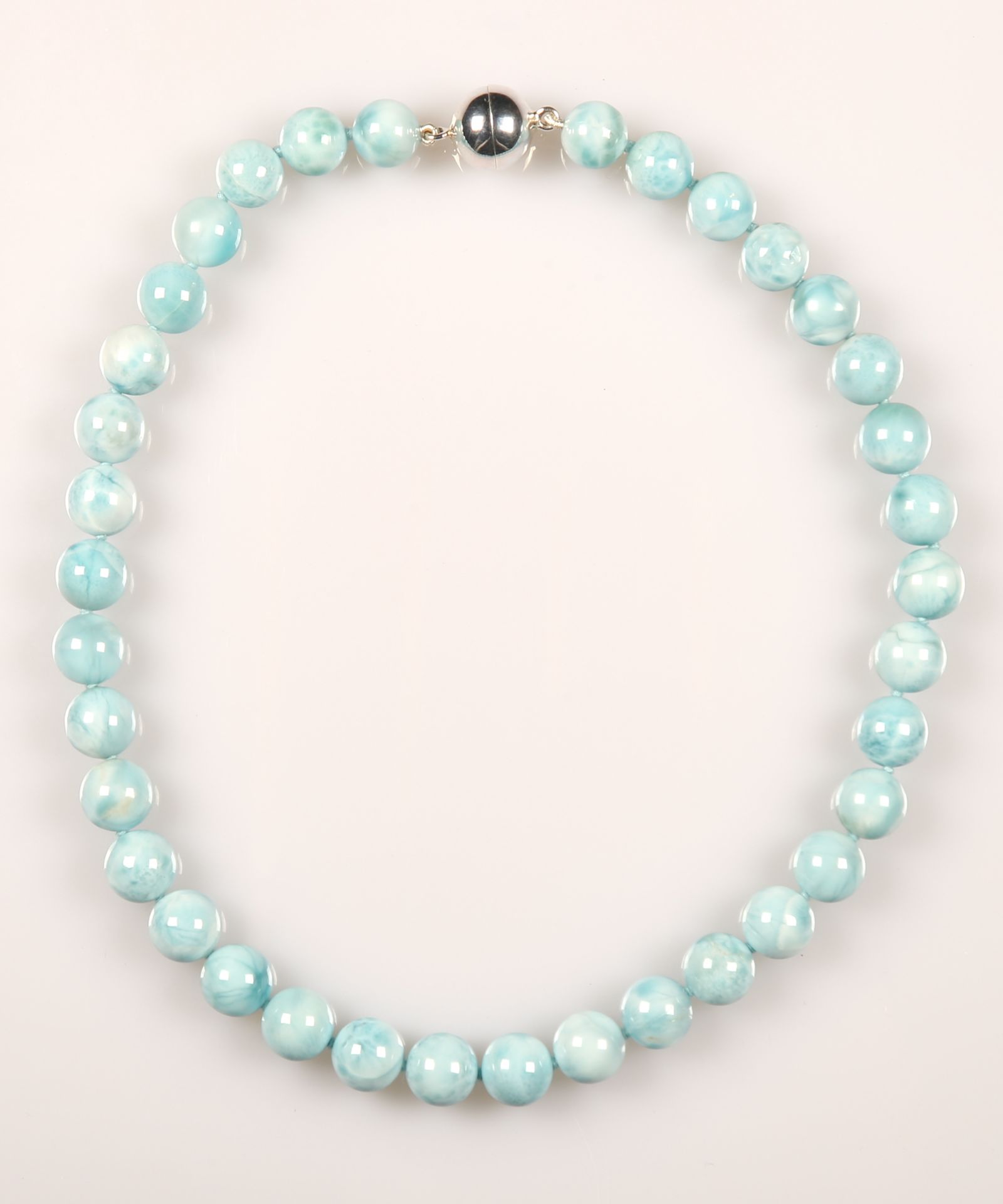 Larimar-Kugelcollier.