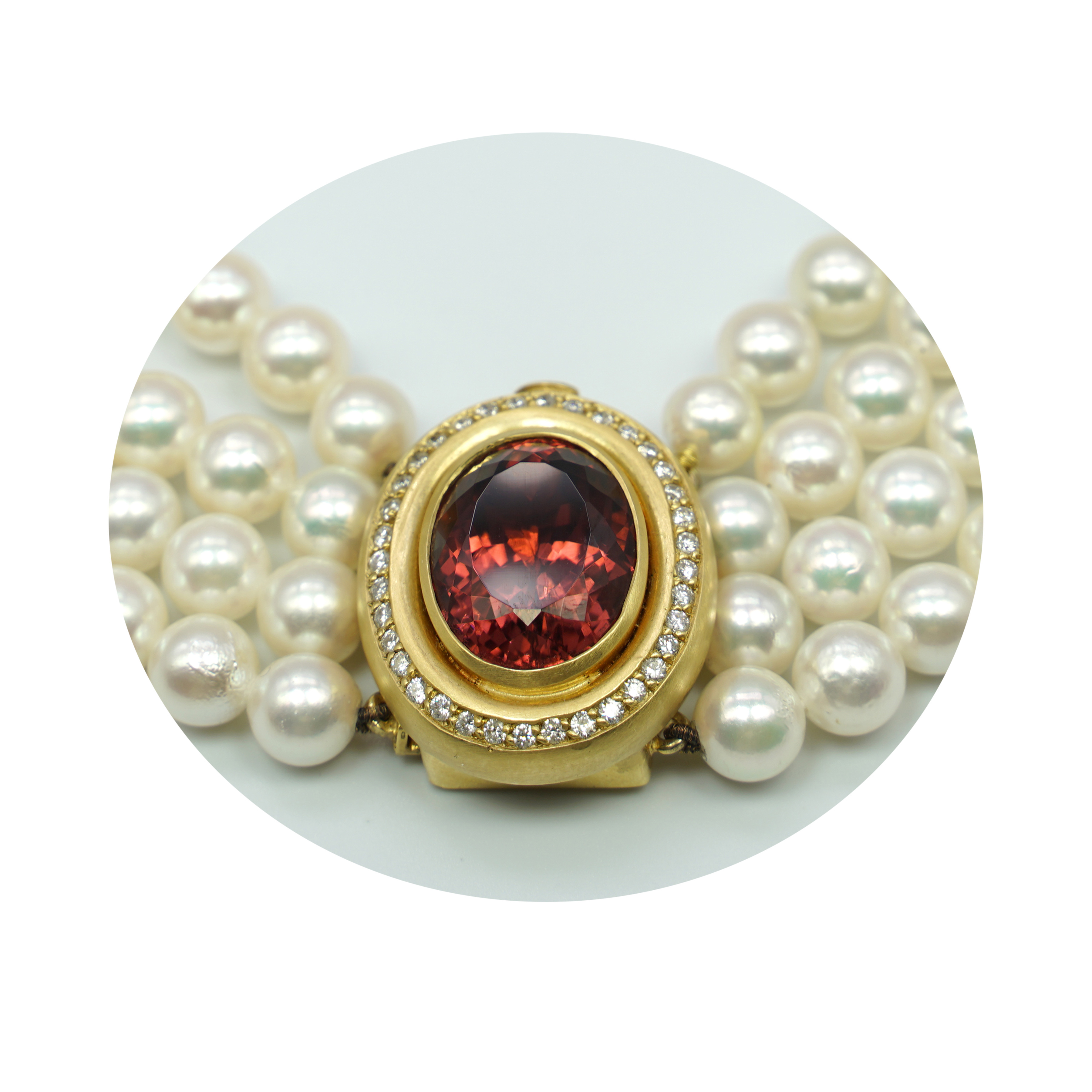 Vierreihiges Akoya-Perlencollier mit prachtvoller Turmalinschließe - Image 3 of 3