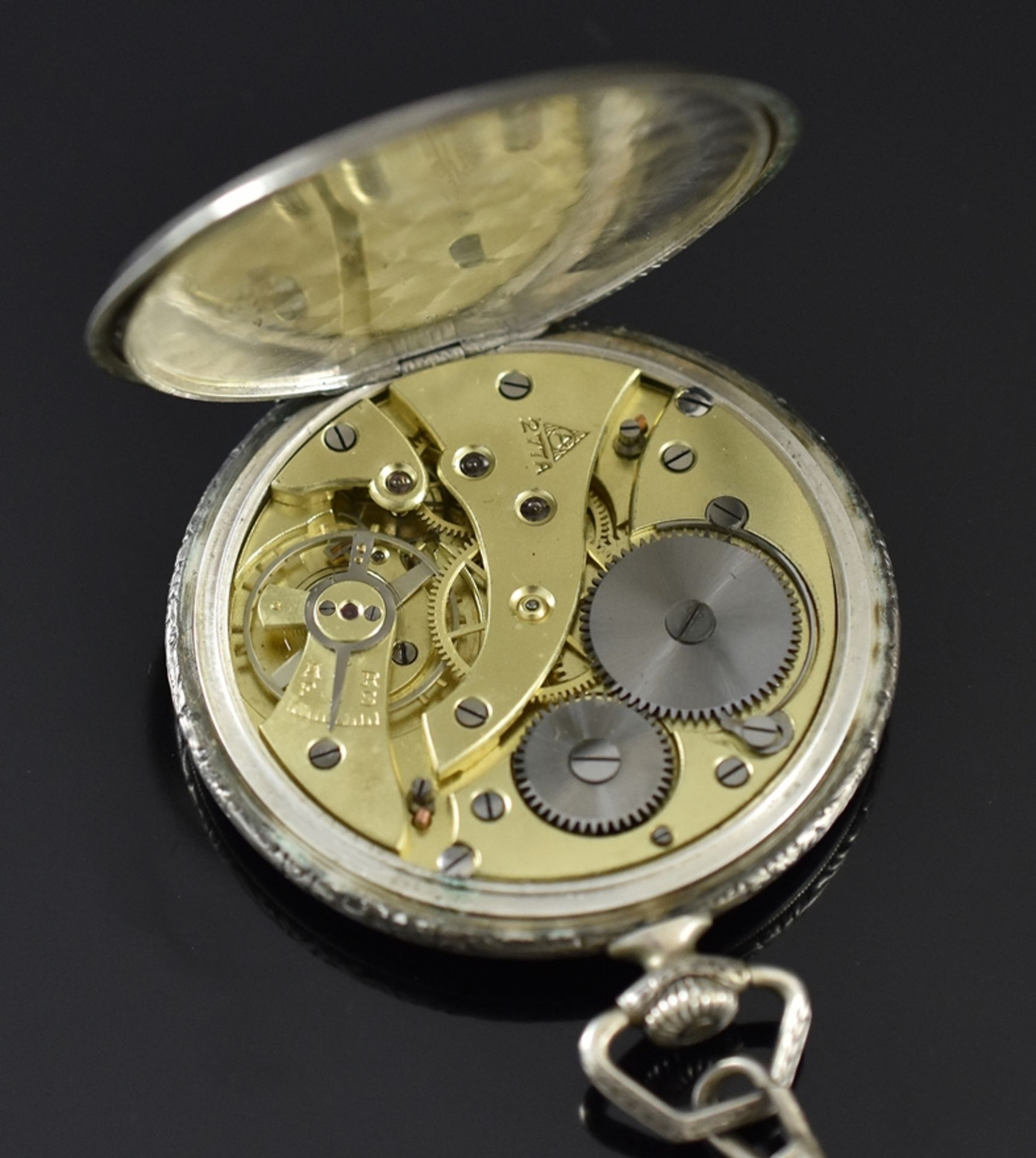 Silberne Alpina-Taschenuhr. Graviertes Gehäuse. Beiges Zifferblatt. Ankerhemmung. Platine punziert - Image 2 of 3