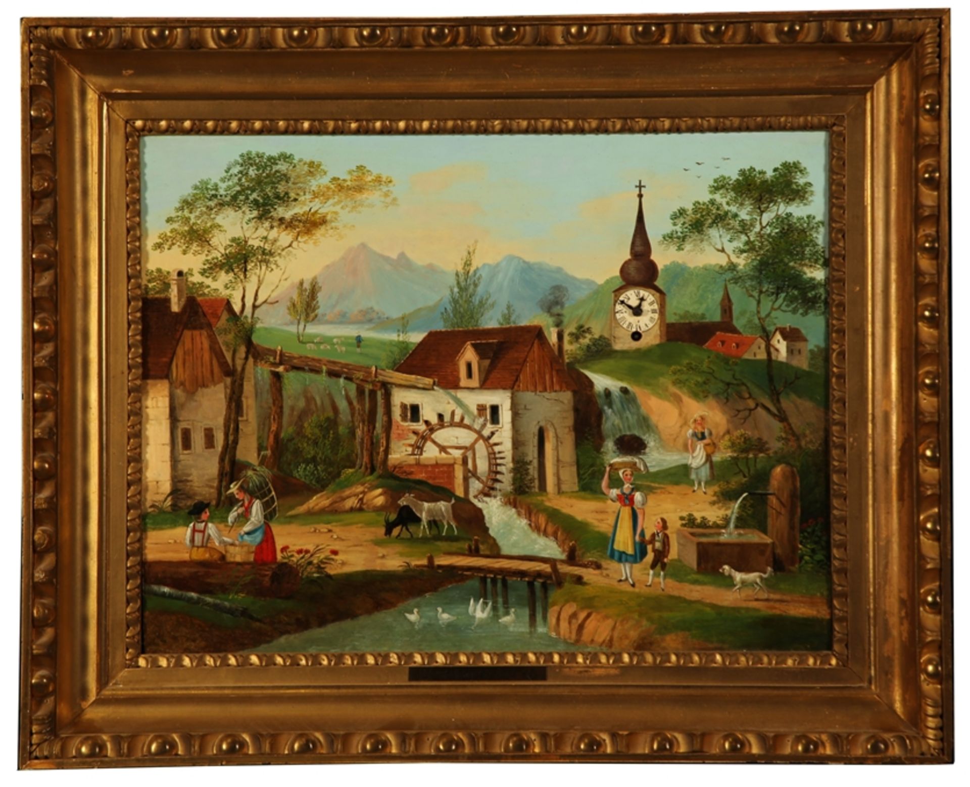 Bilderuhr mit Musikwerk. Ansicht einer alten Mühle und Kirchdorf vor Alpenhintergrund. Uhrwerk im K