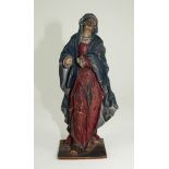 Maria als Kreuzfigur. Hände fehlen. Holz. Farbig gefasst. Anfang 18. Jh. H 20 cm. Sammlung Metz Zir