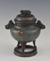 Räuchergefäß. Bronze und Cloisonné. China. H 22 cm