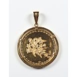 Liebes-Medaille als Anhänger. Blütenstrauß mit kleinen Diamanten, 18 ct. GG. Devise: 'DAN GISTEREN 