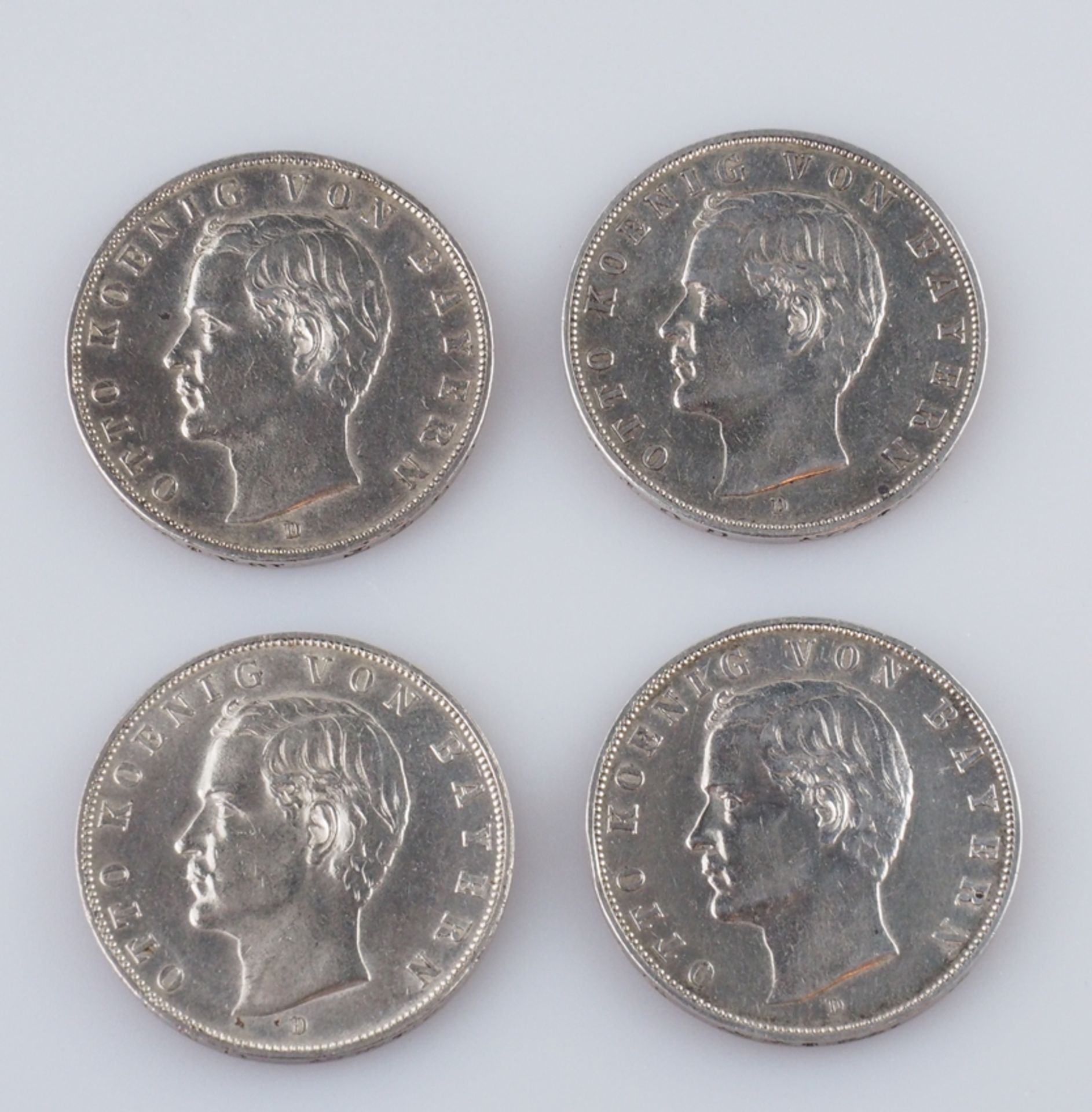 Bayern. Drei Mark. Vier Münzen. Ein Stück 1909, zwei Stück 1910, ein Stück 1912. J 47