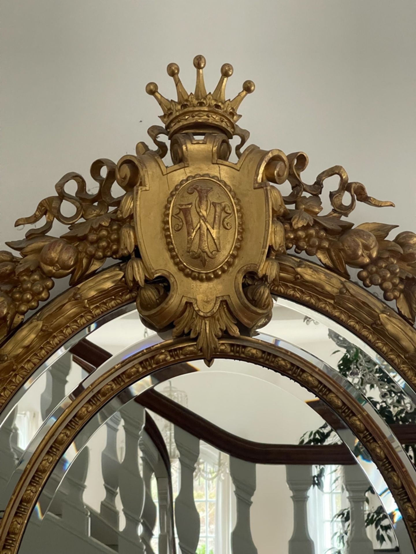 Goldener ovaler Prunkspiegel mit Krone und Wappen - Image 2 of 6