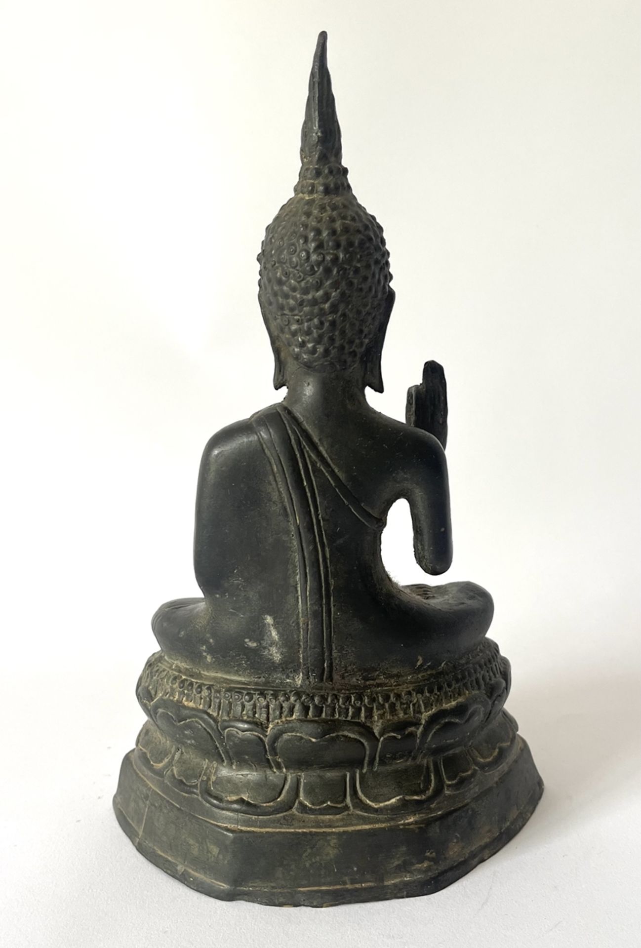 Alter traditioneller Buddha - Bild 7 aus 12