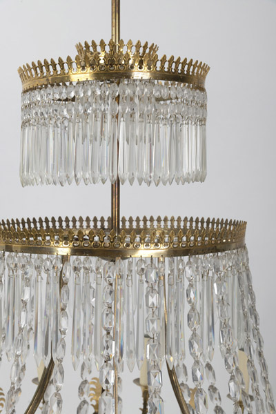 A GERMAN ORMOLU MOUNTED AND CUT GLASS TWELFE LIGHT CHANDELIER - Image 8 of 26