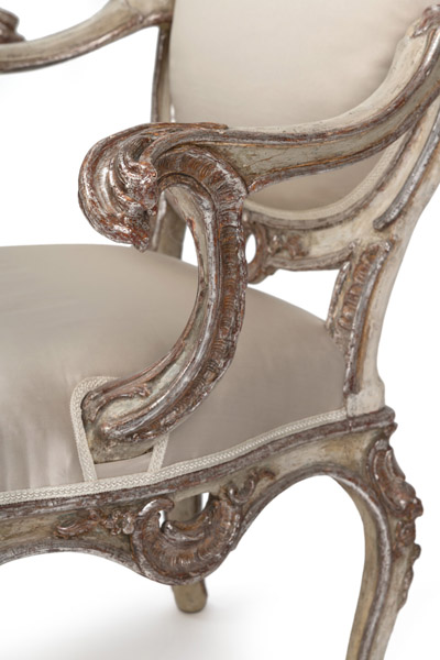A SET OF FOUR GERMAN SILVERED AND GILTWOOD FAUTEUILS - Image 20 of 27