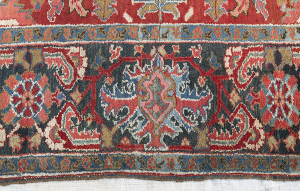 A Heriz Medallion carpet - Image 3 of 11