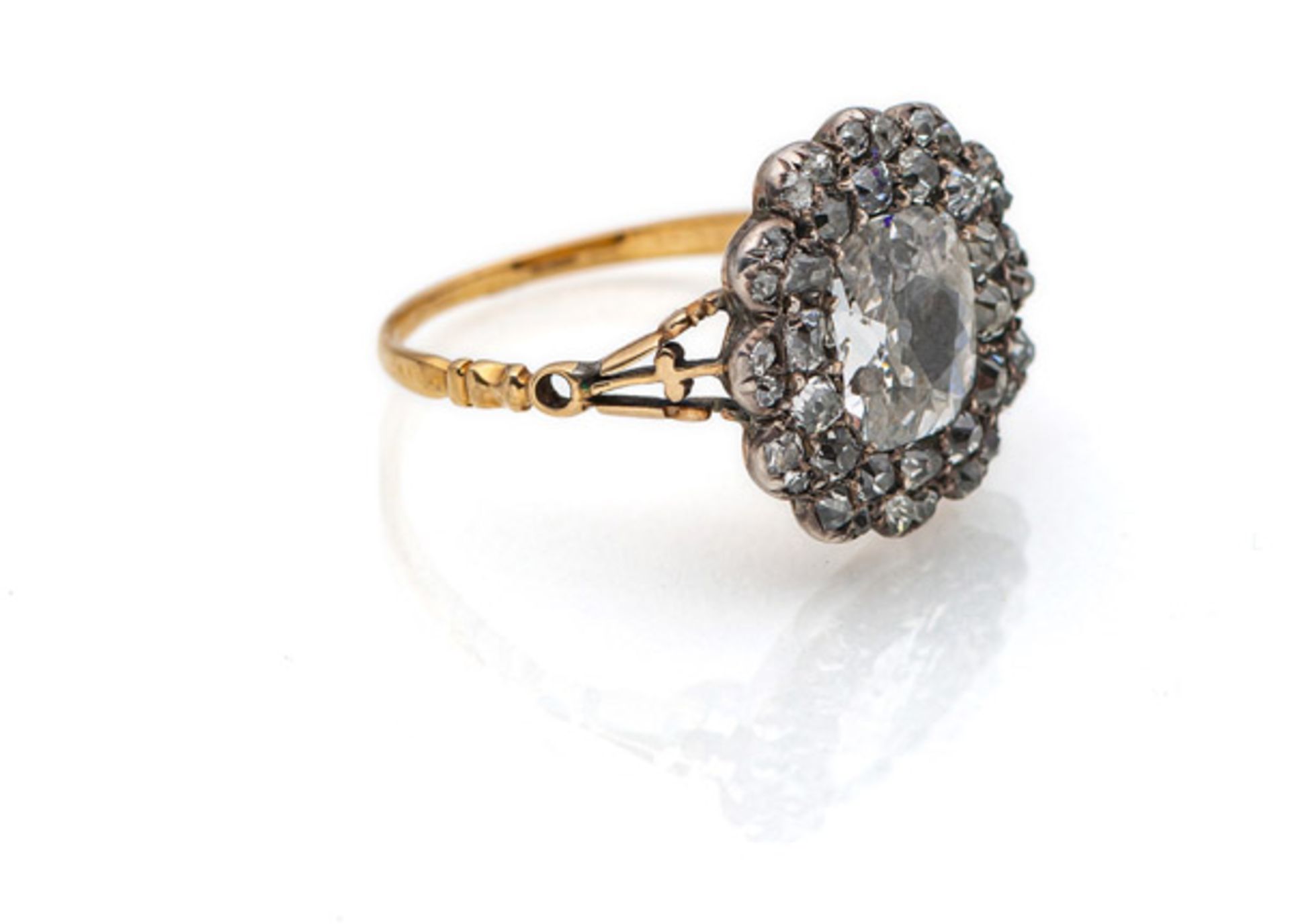 A DIAMOND RING - Image 2 of 3