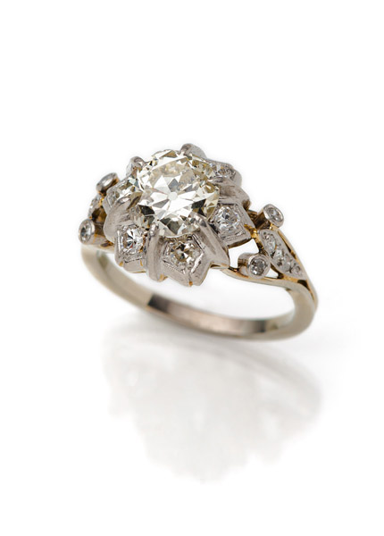 A ENTOURAGE DIAMOND RING