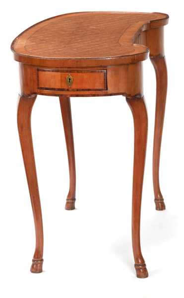 A GERMAN BRASS MOUNTED CEDAR, KINGWOOD AND FRUITWOOD PARQUETRY WRITING TABLE - Image 6 of 7