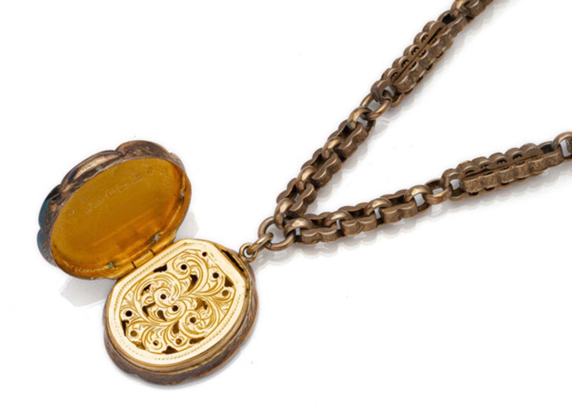 A VICTORIAN SCENT MEDAILLON PENDANT AND NECKLACE - Image 2 of 4