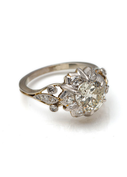 A ENTOURAGE DIAMOND RING - Image 2 of 3