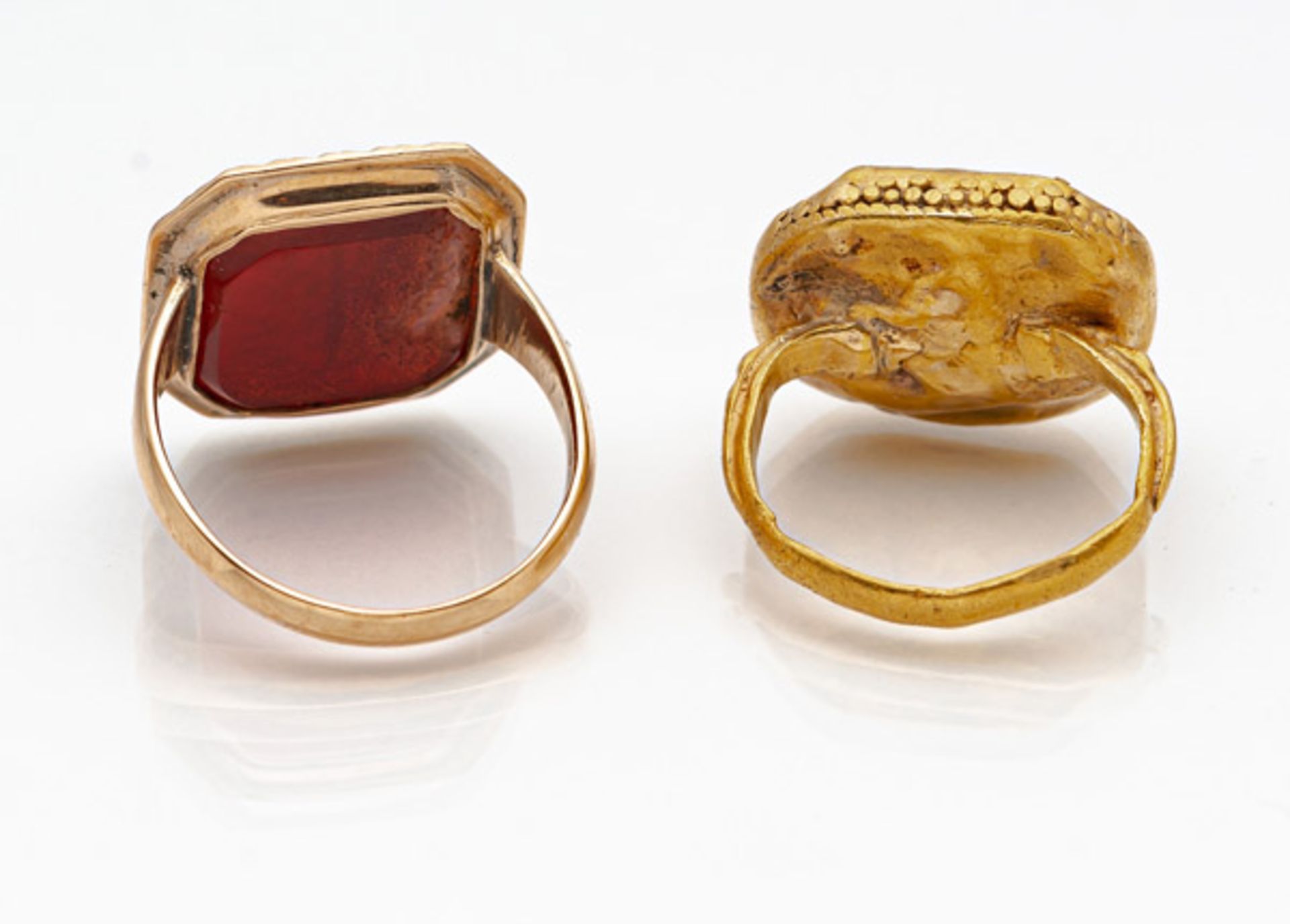 TWO SEAL RINGS - Image 2 of 2