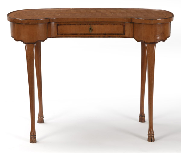 A GERMAN BRASS MOUNTED CEDAR, KINGWOOD AND FRUITWOOD PARQUETRY WRITING TABLE - Image 3 of 7