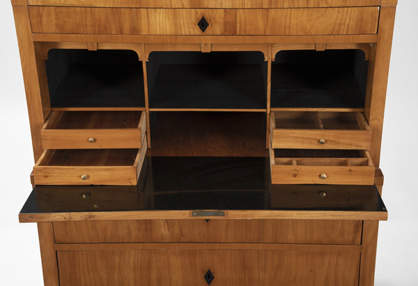 A GERMAN PARTIAL BLACK POLISHED SHERRYWOOD WRITING CABINET - Image 7 of 9