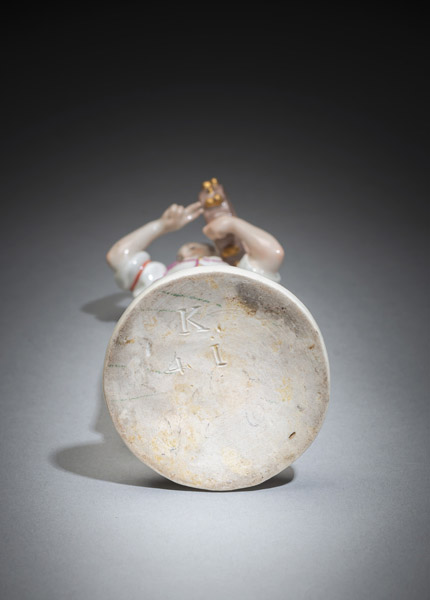 A ZURICH PORCELAIN FIGURE OF A GIRL WITH TAMBOURIN - Image 4 of 4