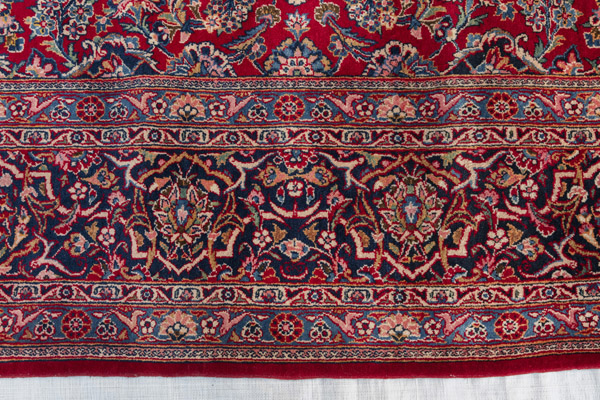 A semi-antique Kashan carpet with central medallion - Image 4 of 8