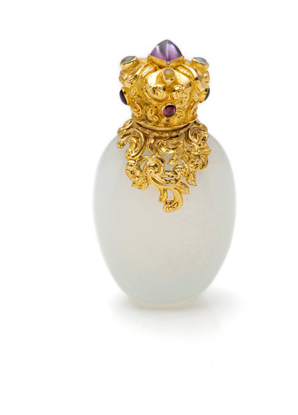 A LOUIS XV STYLE SCENT BOTTLE