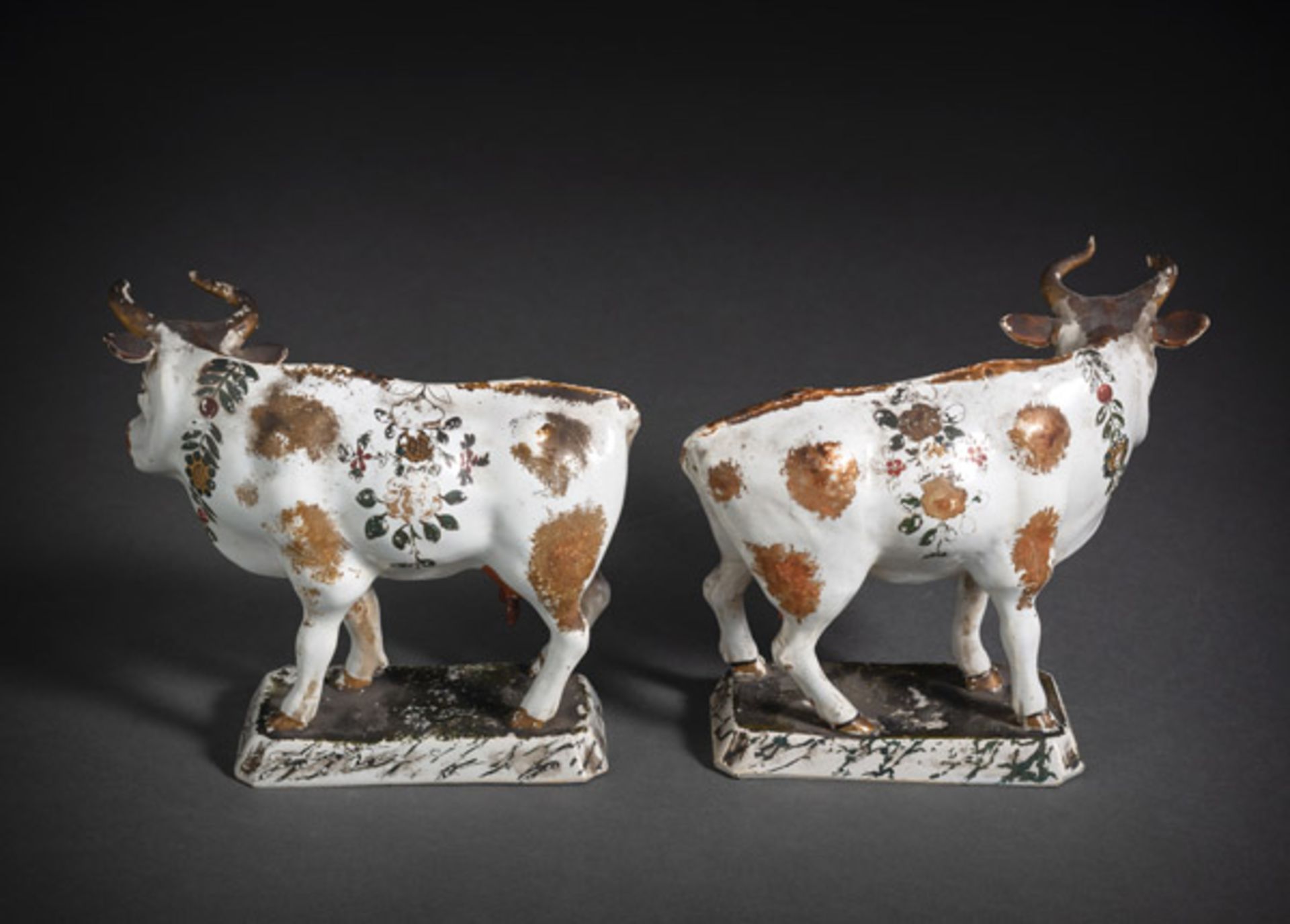 Paar Fayence-Kühe - Bild 2 aus 4