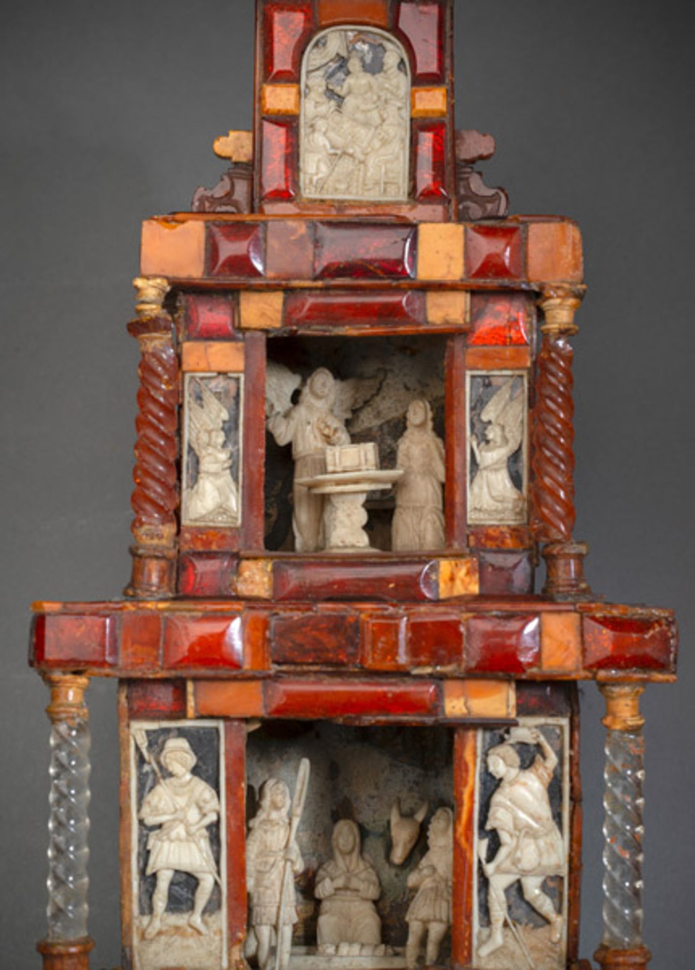 A RARE TORTOISE SHELL AND IVORY MOUNTED WOOD HOUSE ALTAR - Image 6 of 7