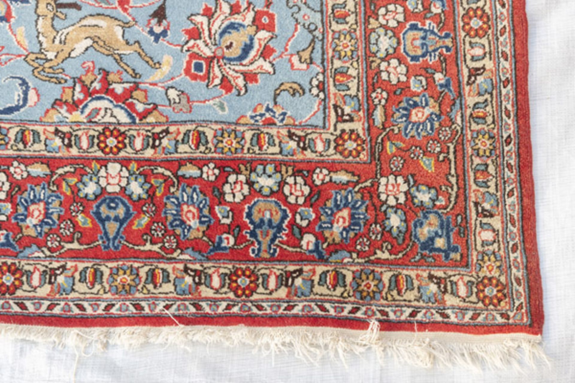 A light blue floral and animal patterned Tabriz rug - Image 4 of 8