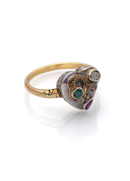 A HEART SHAPED RING WITH COLOURED STONES - Image 2 of 3