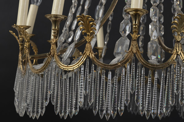 A GERMAN ORMOLU MOUNTED AND CUT GLASS TWELFE LIGHT CHANDELIER - Image 21 of 26