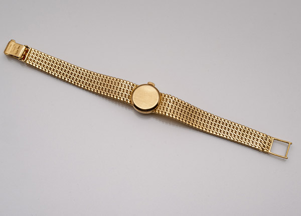 A LADY'S GOLD WATCH - PATEK PHILIPPE - Image 2 of 5