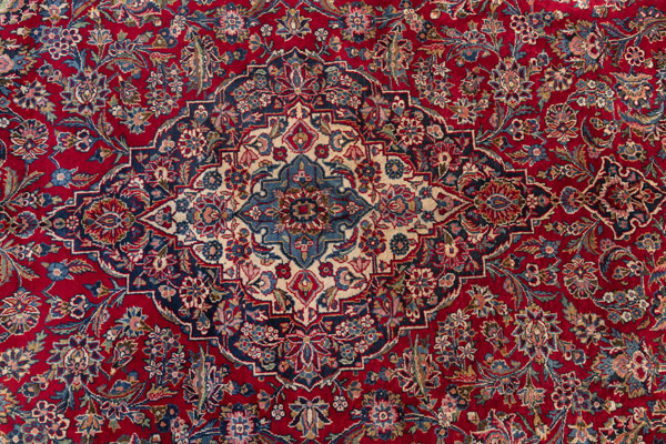 A semi-antique Kashan carpet with central medallion - Image 5 of 8