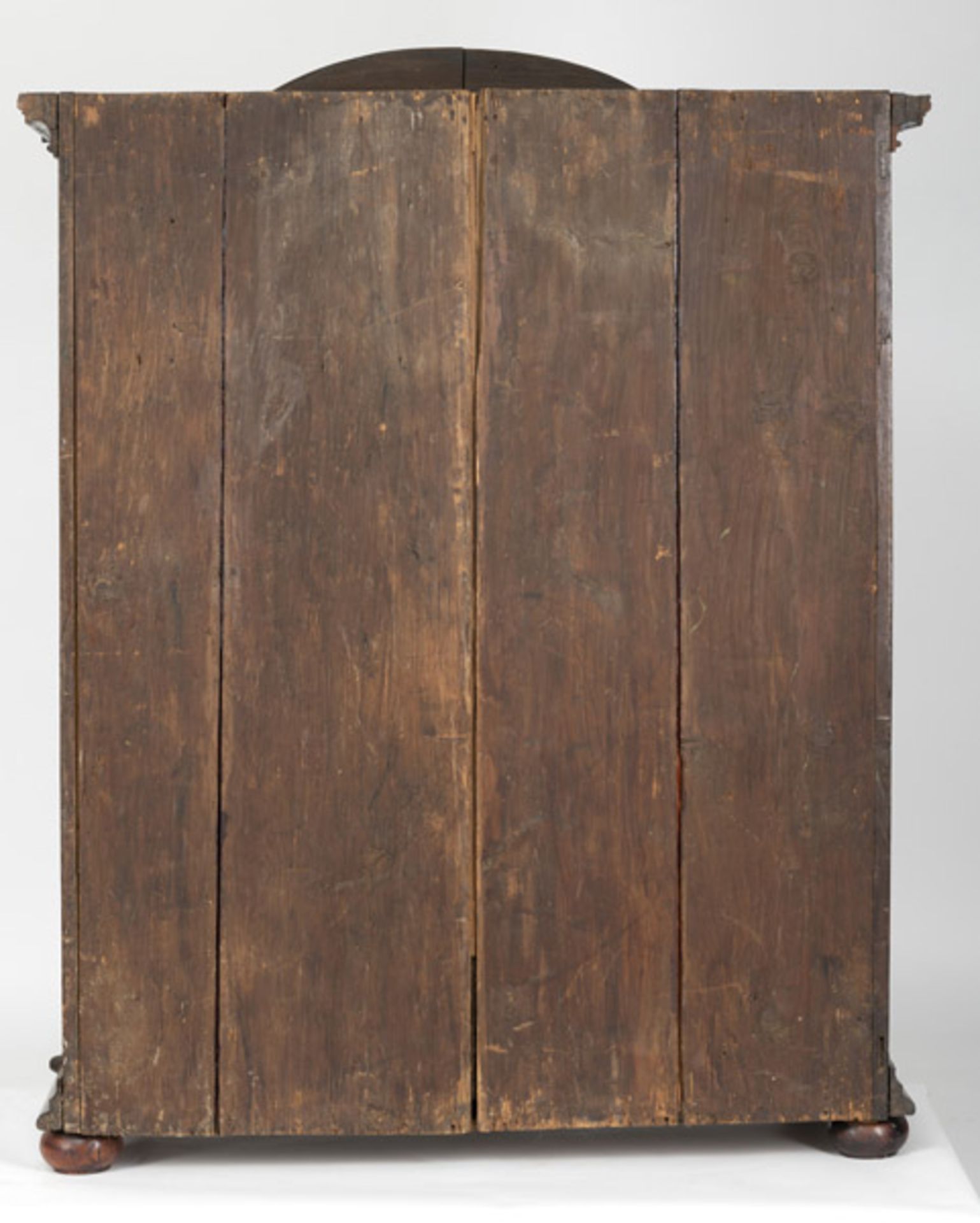 A NEOCLASSICAL BRASS MOUNTED CARVED OAKWOOD FRUITWOOD AND BOG OAK CUPBOARD - Image 5 of 6