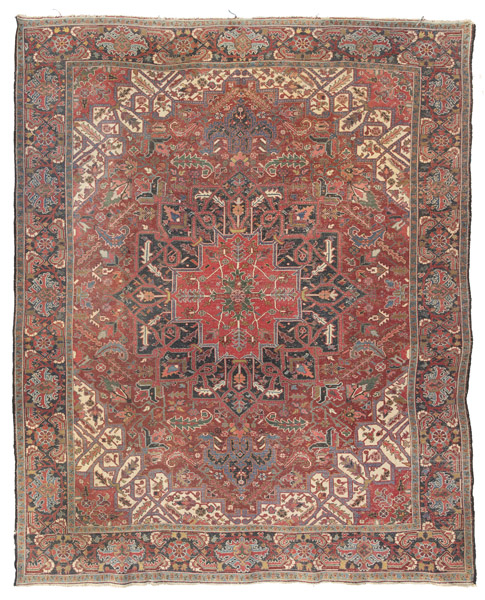 A Heriz Medallion carpet - Image 11 of 11