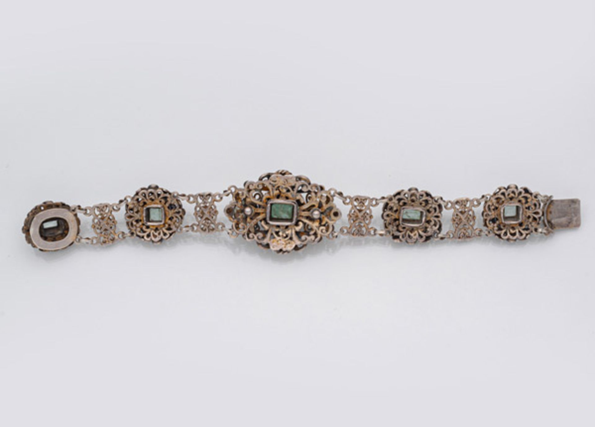 Historismus Armband mit Smaragden im Stil Renaissance - Bild 2 aus 2