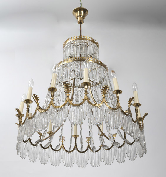 A GERMAN ORMOLU MOUNTED AND CUT GLASS TWELFE LIGHT CHANDELIER - Image 6 of 26