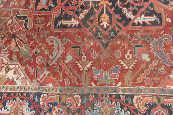 A Heriz Medallion carpet - Image 10 of 11