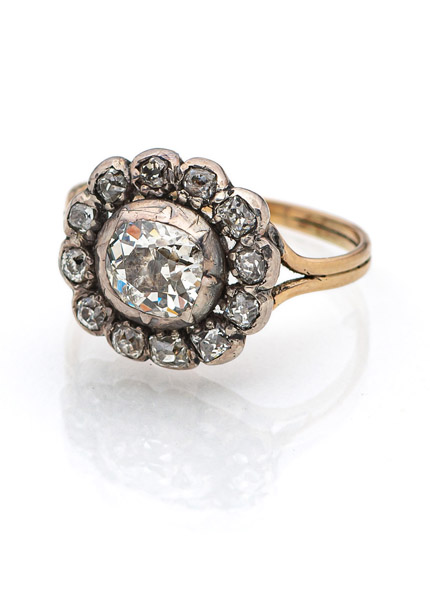 A DIAMOND RING - Image 2 of 3