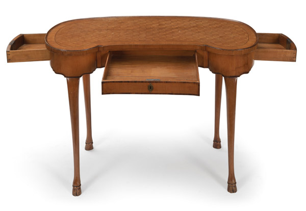 A GERMAN BRASS MOUNTED CEDAR, KINGWOOD AND FRUITWOOD PARQUETRY WRITING TABLE - Image 2 of 7