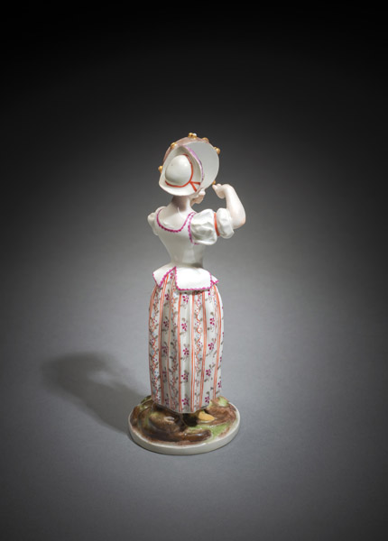 A ZURICH PORCELAIN FIGURE OF A GIRL WITH TAMBOURIN - Image 2 of 4
