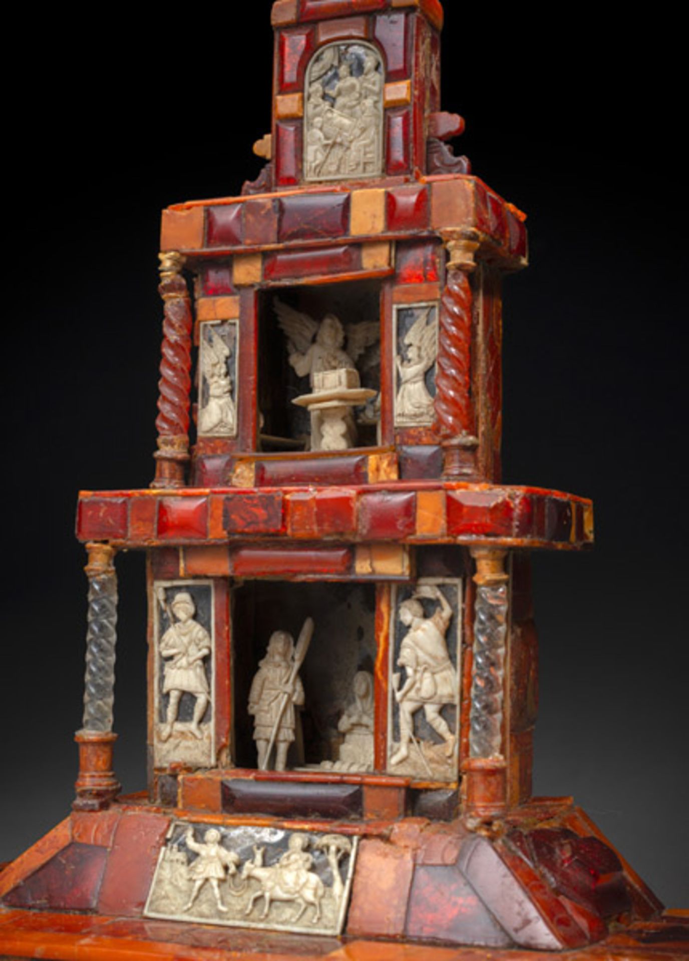 A RARE TORTOISE SHELL AND IVORY MOUNTED WOOD HOUSE ALTAR - Image 4 of 7