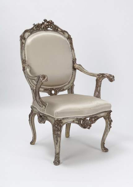 A SET OF FOUR GERMAN SILVERED AND GILTWOOD FAUTEUILS - Image 5 of 27