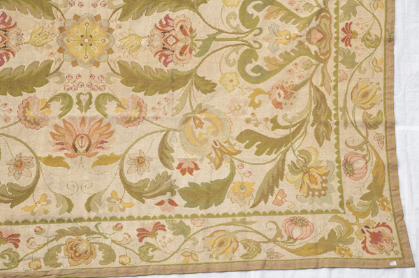 AN EMBROIDERED ARRAIOLOS CARPET WITH  FLORAL DESIGNS - Image 10 of 12