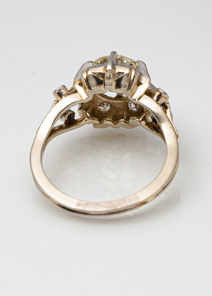 A ENTOURAGE DIAMOND RING - Image 3 of 3