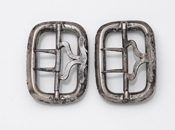 A PAIR OF SHOE BUCKLES - Image 2 of 2
