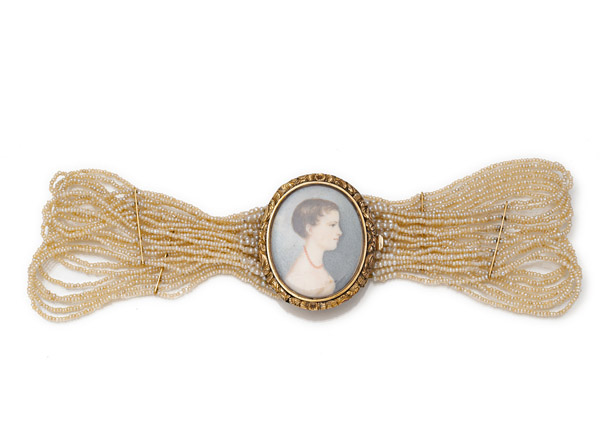 A VICTORIAN COLLIER-DE-CHIEN WITH PORTRAIT MINIATURE